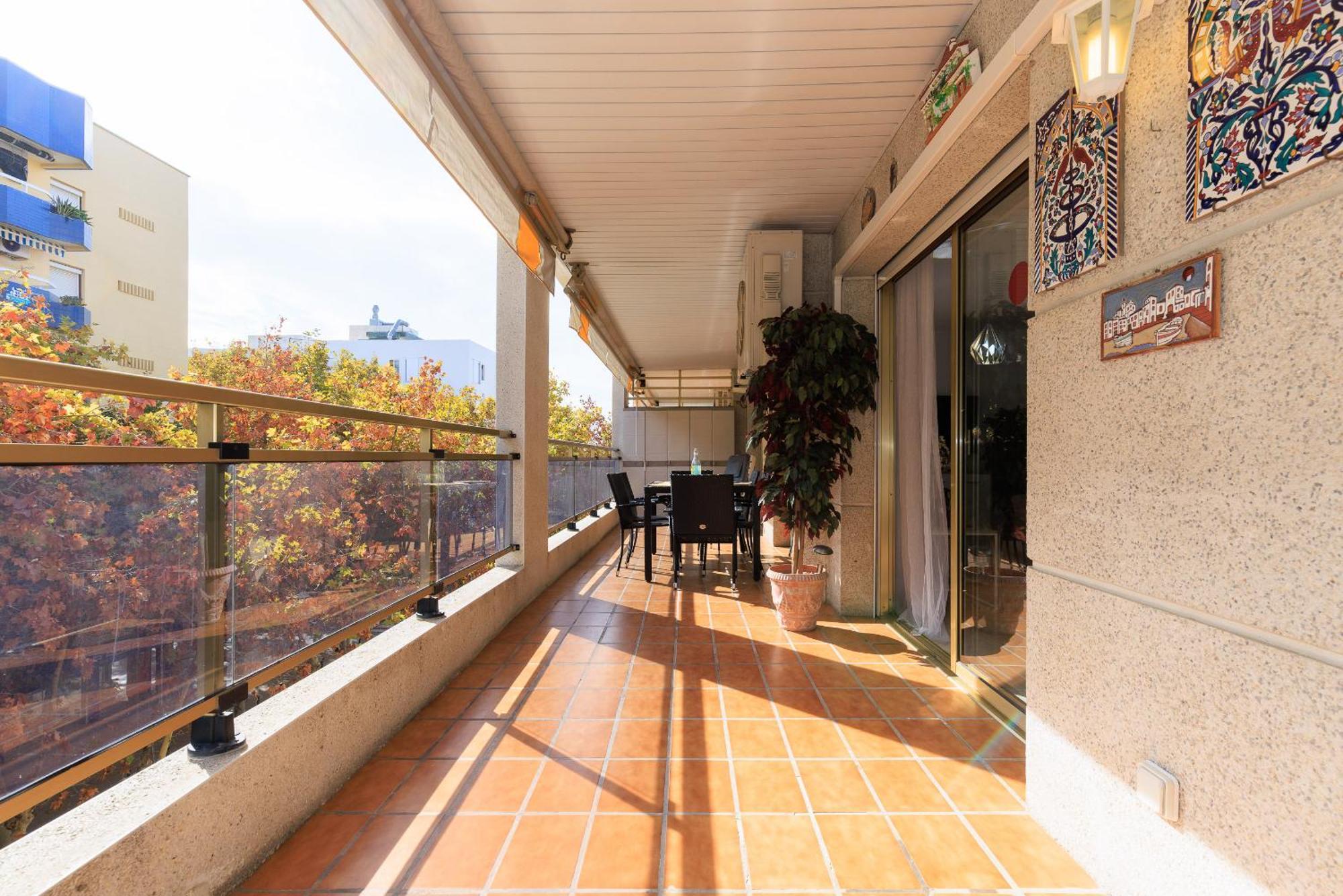 Uhc Michelangelo Apartments Salou Rom bilde